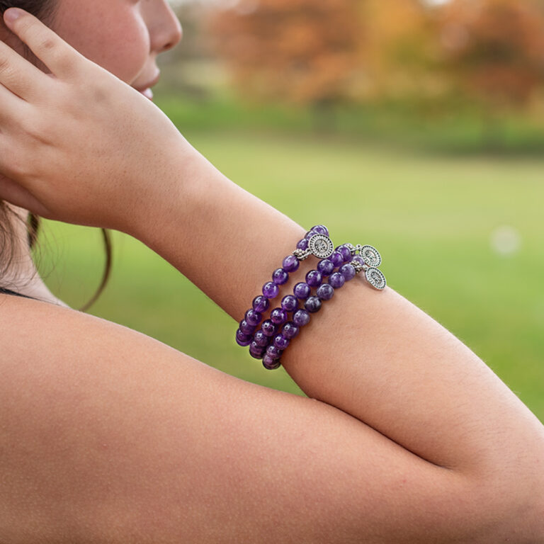 Amethyst_Bracelet_Model_BeYou_Crystals